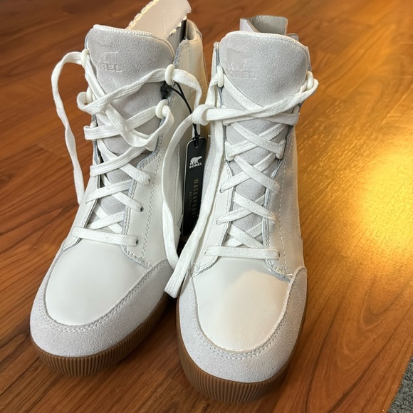 Sorel Out N About wedge boots, size 10, never worn. - Picture 1 of 6